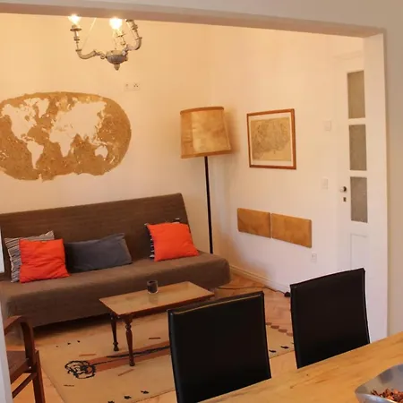 Casa D 3 *